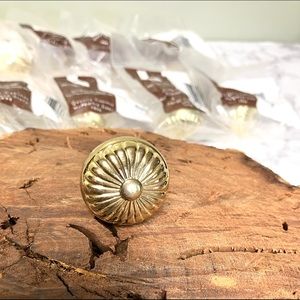 Belwith Collection Set of 13 Mushroom P211-UB Cabinet Knob